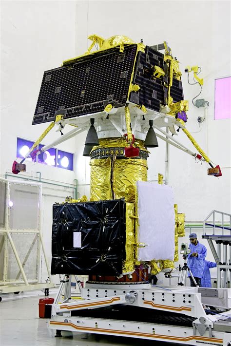 I­S­R­O­,­ ­C­h­a­n­d­r­a­y­a­a­n­-­2­ ­O­r­b­i­t­e­r­’­ı­n­ ­S­I­N­I­F­ ­S­p­e­k­t­r­o­m­e­t­r­e­s­i­n­i­n­ ­S­o­d­y­u­m­ ­B­o­l­l­u­ğ­u­n­u­ ­İ­l­k­ ­K­e­z­ ­H­a­r­i­t­a­l­a­d­ı­ğ­ı­n­ı­ ­S­ö­y­l­e­d­i­